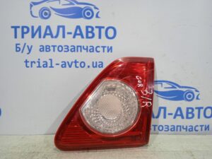 Фонарь задний внутренний правый Toyota Corolla E140 2006 задн. прав. (б/у) на Toyota Corolla E140 2006-2012
