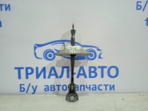 Ограничитель двери передний левый Toyota Corolla E140 2006 (б/у) на Toyota Corolla E140 2006-2012