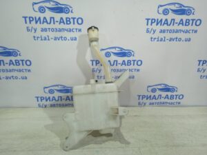Бачок омывателя Toyota Corolla E140 2006 (б/у) на Toyota Corolla E140 2006-2012