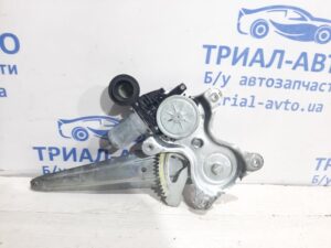 Стеклоподъемник задний правый Toyota Corolla E140 2006 (б/у) на Toyota Corolla E140 2006-2012