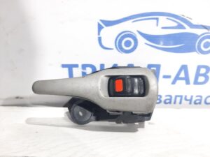 Ручка двери внутреняя задняя правая Toyota Corolla E140 2006 (б/у) на Toyota Corolla E140 2006-2012