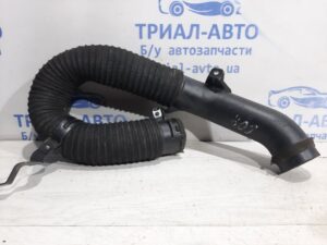 Патрубок воздушного фильтра Toyota Corolla E140 2006 (б/у) на Toyota Corolla E140 2006-2012