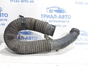 Патрубок воздушного фильтра Toyota Corolla E140 2006 (б/у) на Toyota Corolla E140 2006-2012